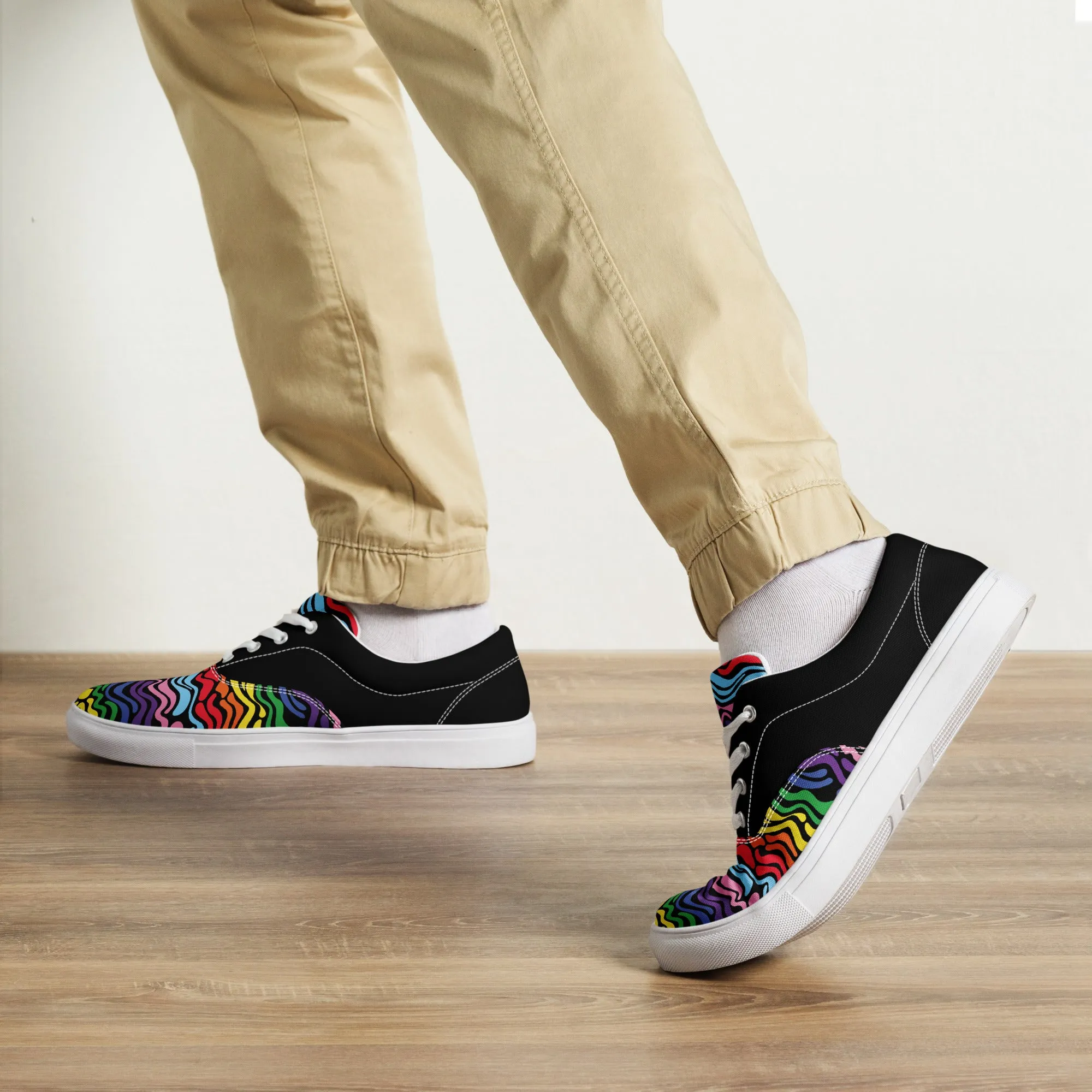 Modern Rainbow Wave Men’s Lace-up Canvas Shoes