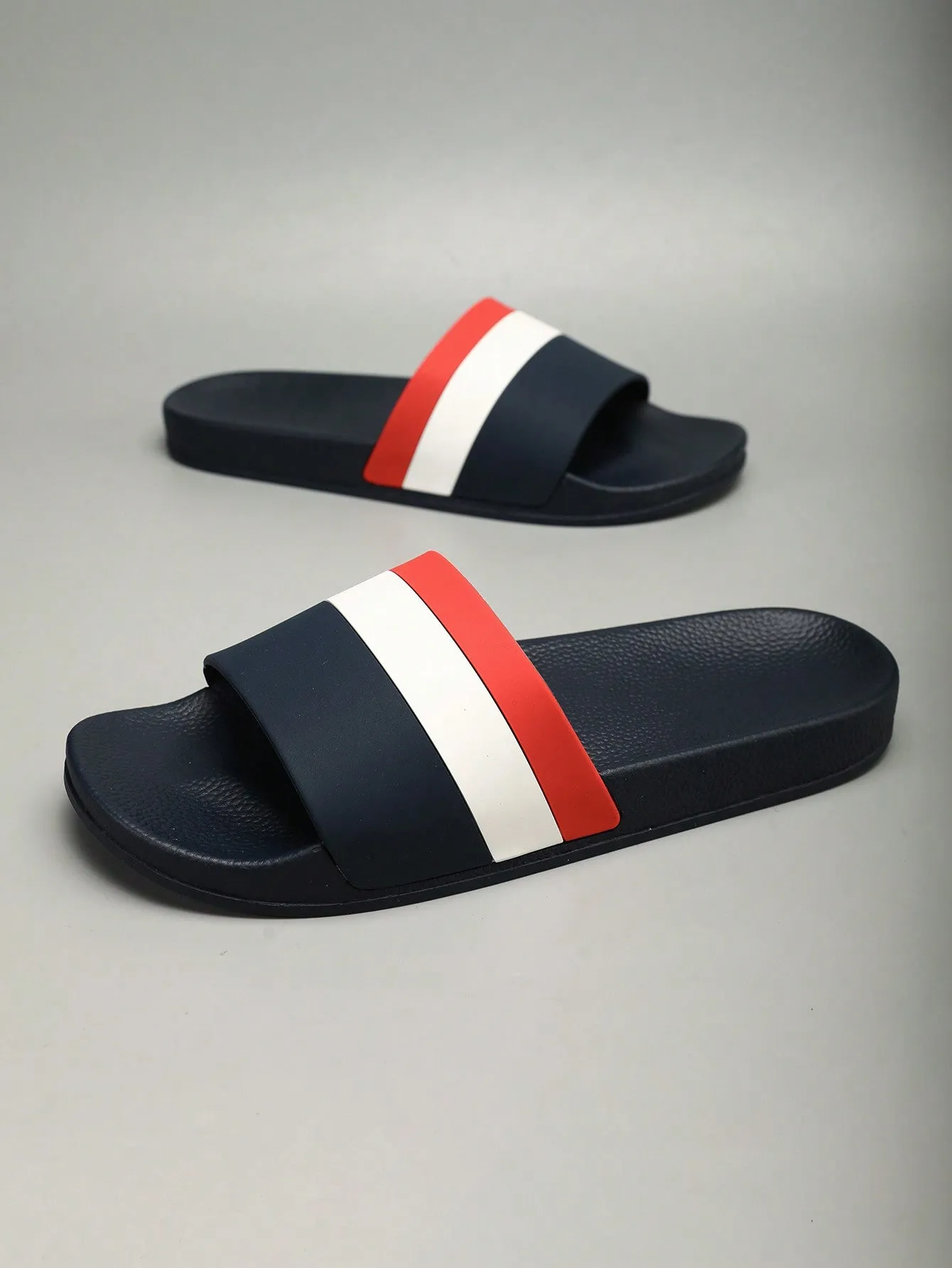 Summer Men Slippers Korean Fashion Personality Anti-Slip Indoor Outdoor Beach Slides Male Sandals